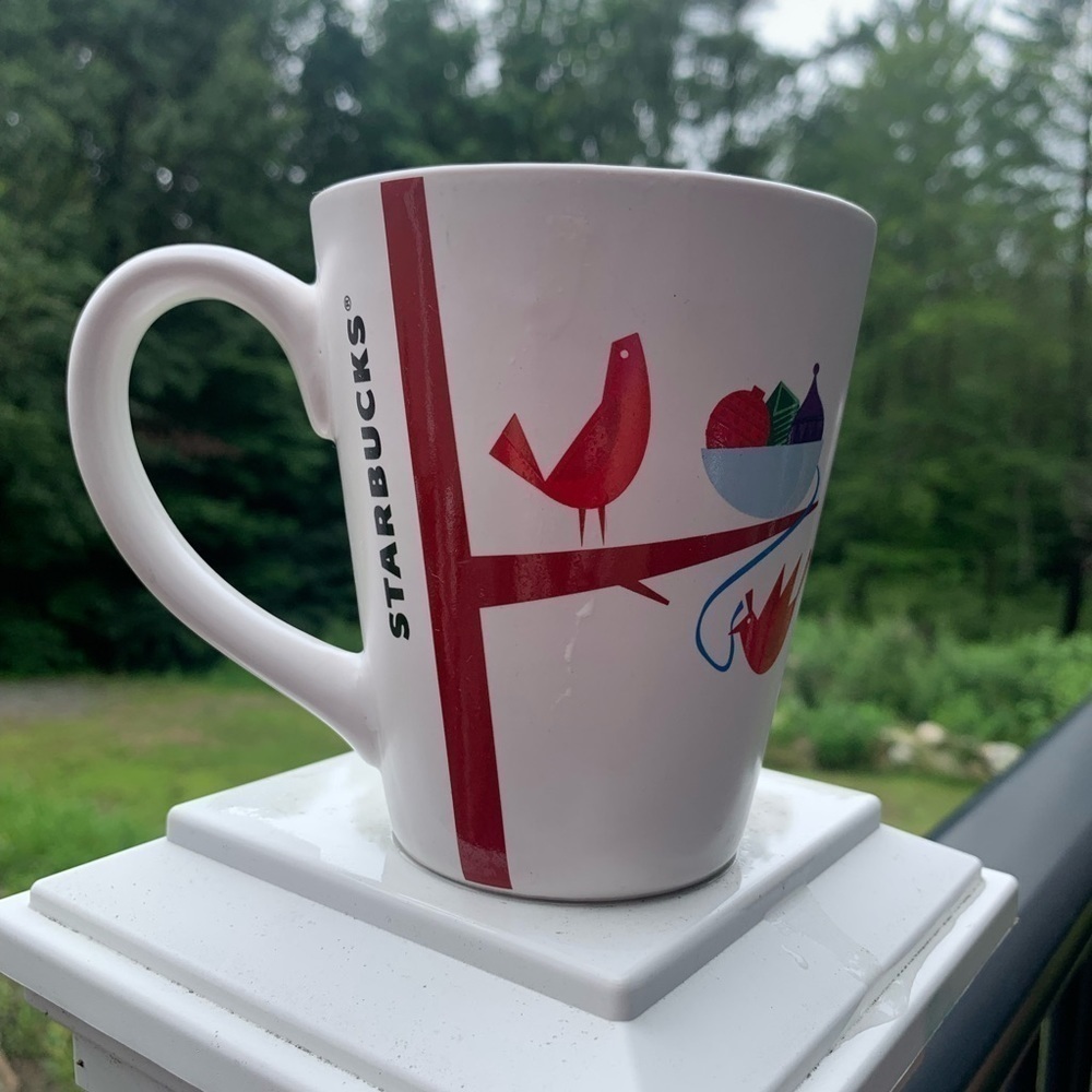 Starbucks 2011 Christmas mug red bird 9oz.